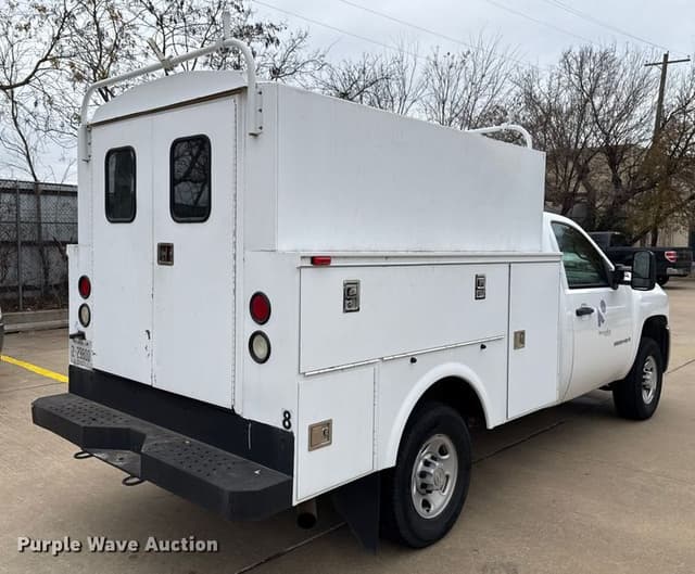 Image of Chevrolet 2500HD equipment image 4