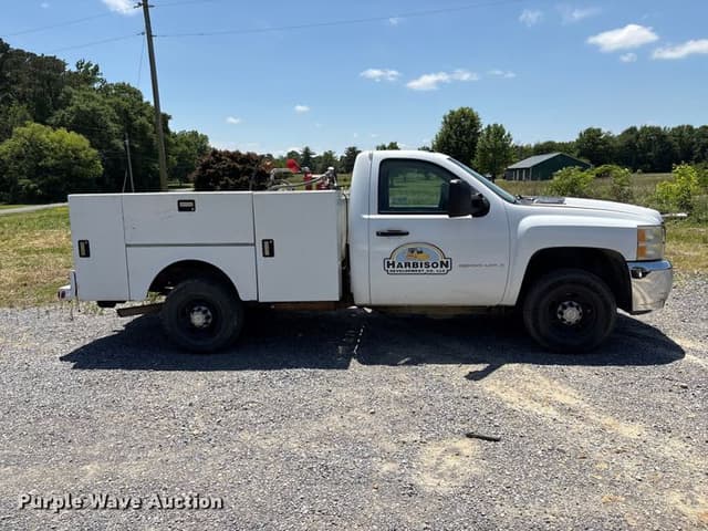 Image of Chevrolet 2500HD equipment image 3