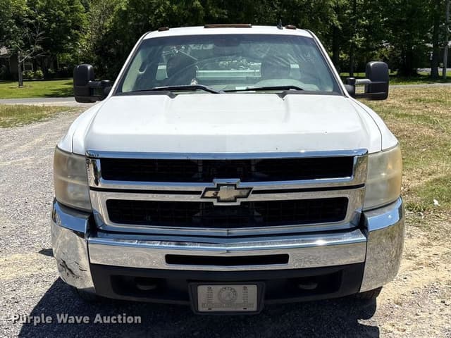 Image of Chevrolet 2500HD equipment image 1