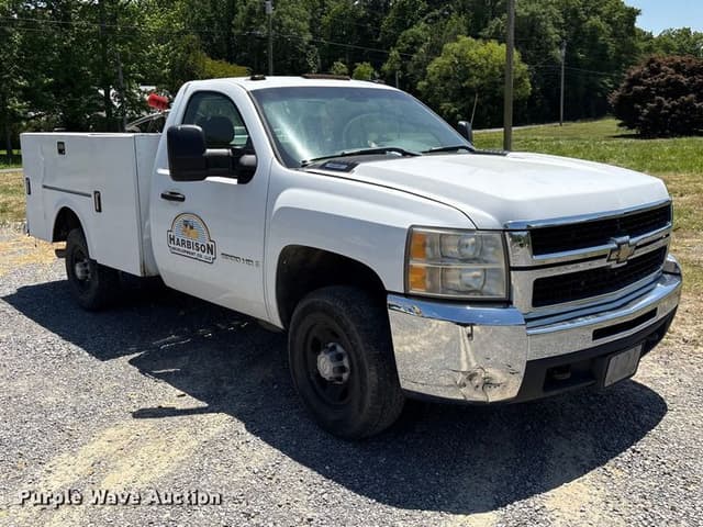 Image of Chevrolet 2500HD equipment image 2