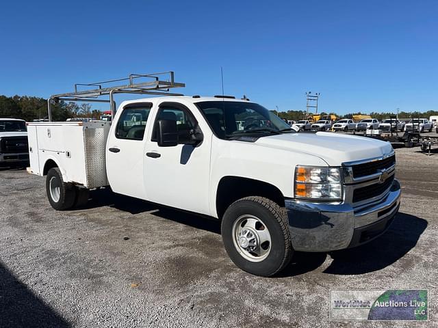 Image of Chevrolet 3500 equipment image 3