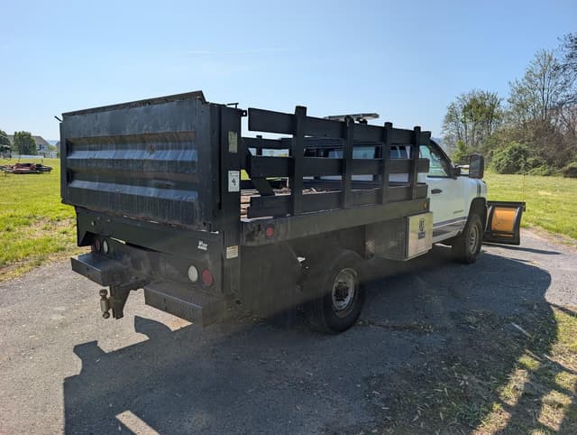 Image of Chevrolet 3500HD equipment image 4