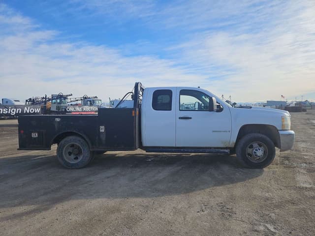 Image of Chevrolet 3500HD equipment image 4