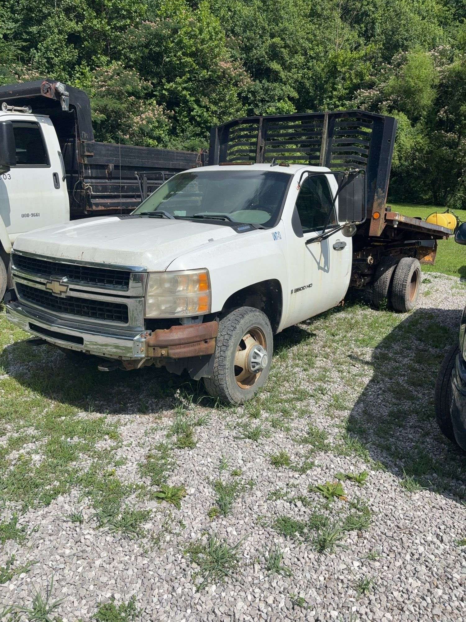 2008 Chevrolet 3500HD Equipment Image0
