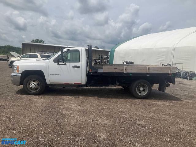 Image of Chevrolet 3500 equipment image 1