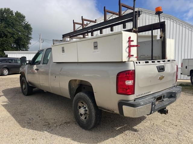 Image of Chevrolet 3500HD equipment image 2