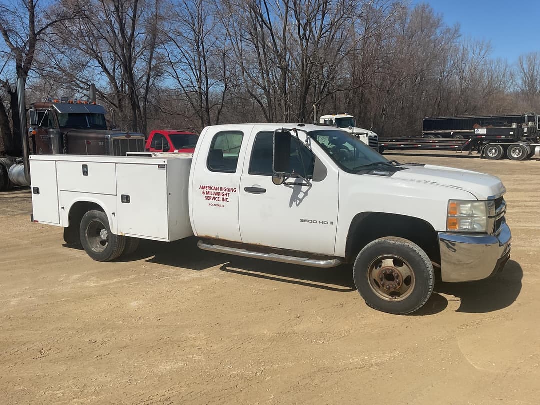 Image of Chevrolet 3500HD Primary image
