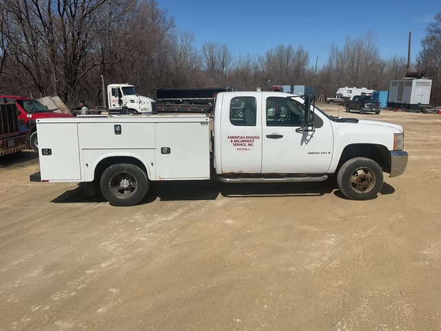 Image of Chevrolet 3500HD equipment image 3