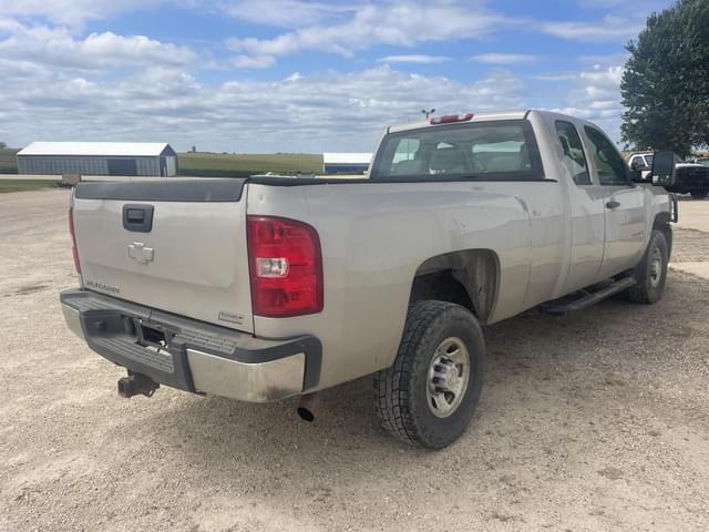 Image of Chevrolet 3500HD equipment image 2