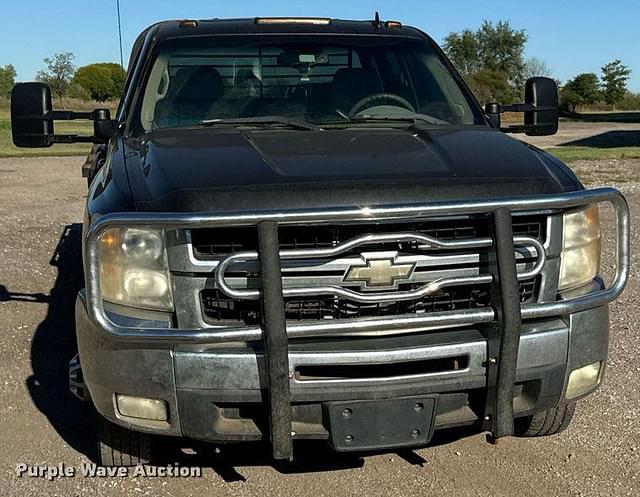 Image of Chevrolet 3500HD equipment image 1