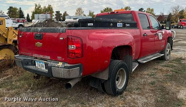 Image of Chevrolet 3500HD equipment image 4