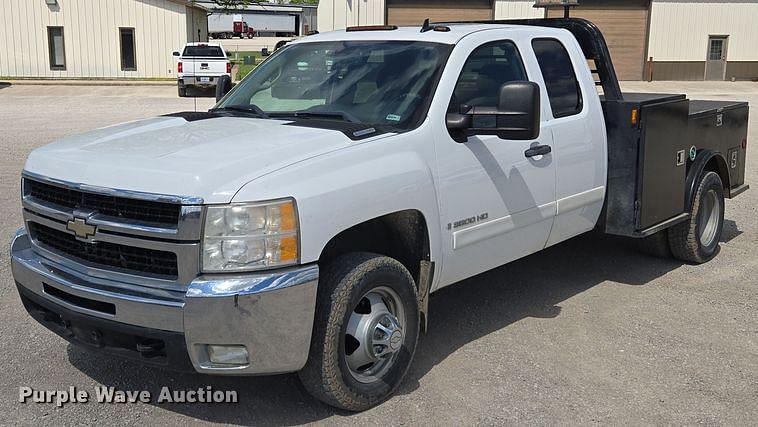 Image of Chevrolet 3500HD Primary image