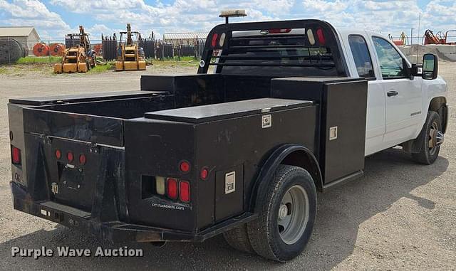 Image of Chevrolet 3500HD equipment image 4