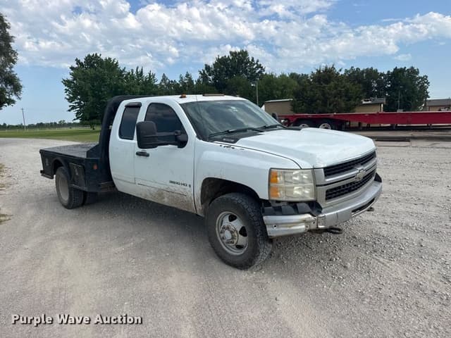 Image of Chevrolet 3500HD equipment image 2