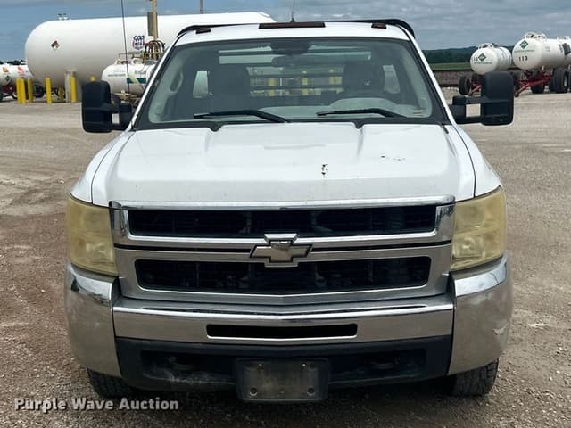 Image of Chevrolet Silverado equipment image 1