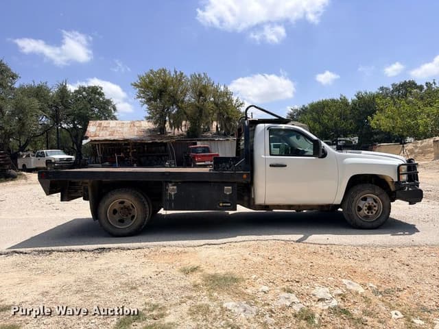 Image of Chevrolet 3500HD equipment image 3