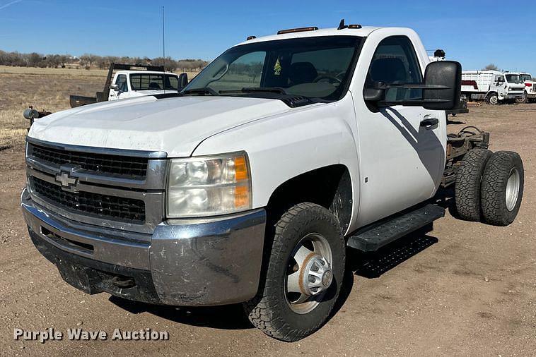 Image of Chevrolet 3500HD Primary image
