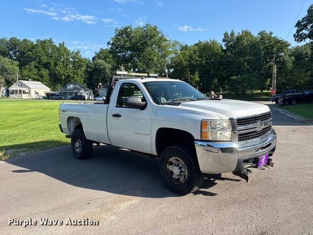 Image of Chevrolet 3500HD equipment image 2