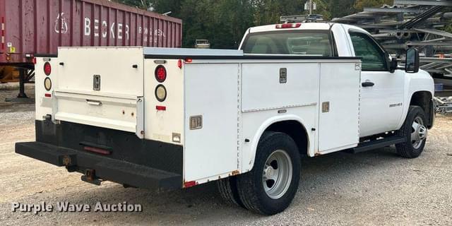 Image of Chevrolet 3500HD equipment image 4