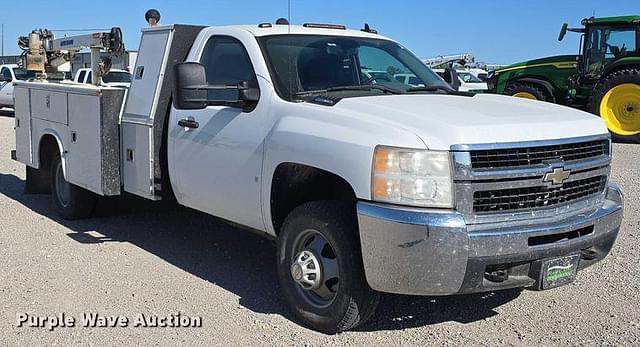 Image of Chevrolet 3500HD equipment image 2