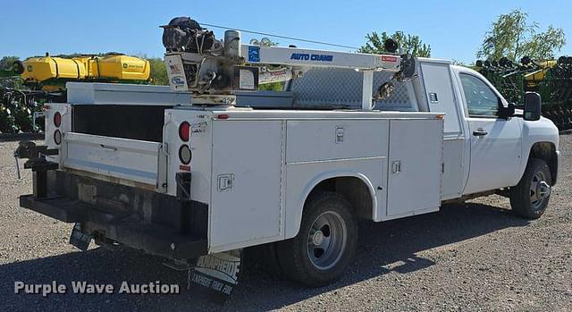 Image of Chevrolet 3500HD equipment image 4
