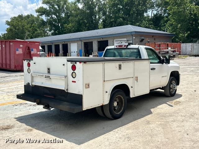 Image of Chevrolet 3500HD equipment image 4