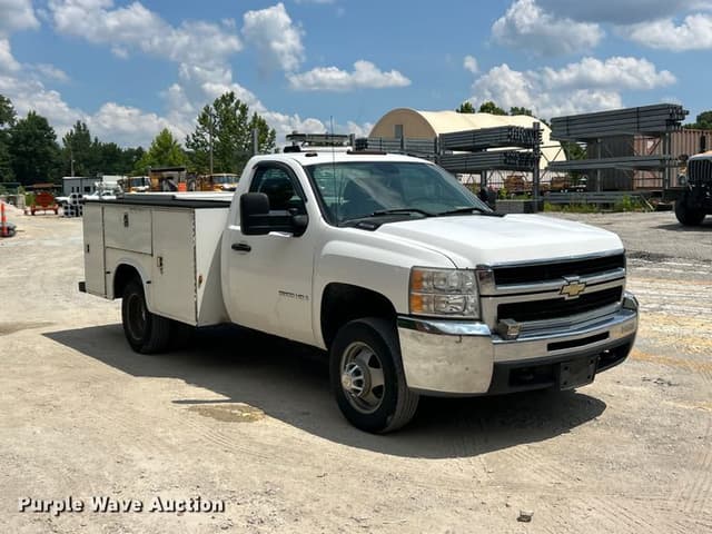 Image of Chevrolet 3500HD equipment image 2
