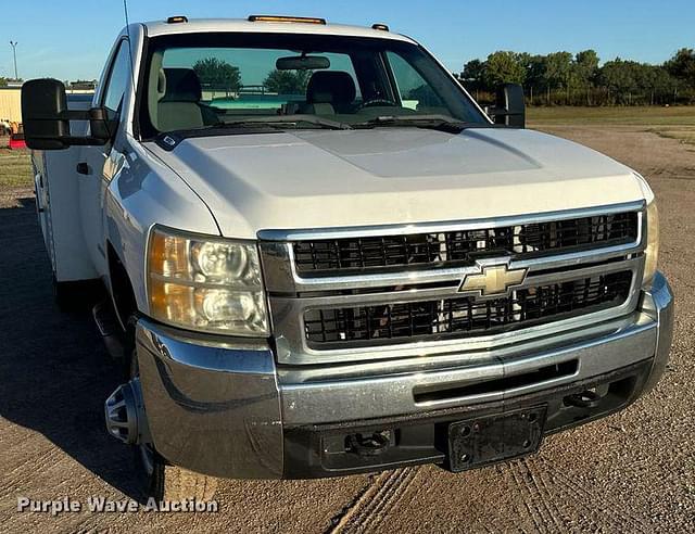 Image of Chevrolet 3500HD equipment image 1