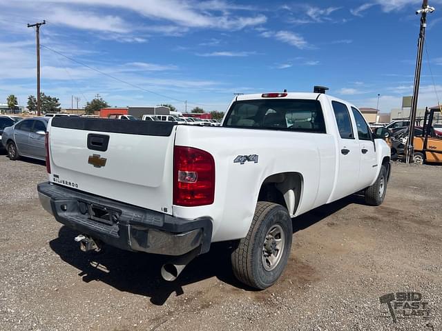 Image of Chevrolet Silverado equipment image 4