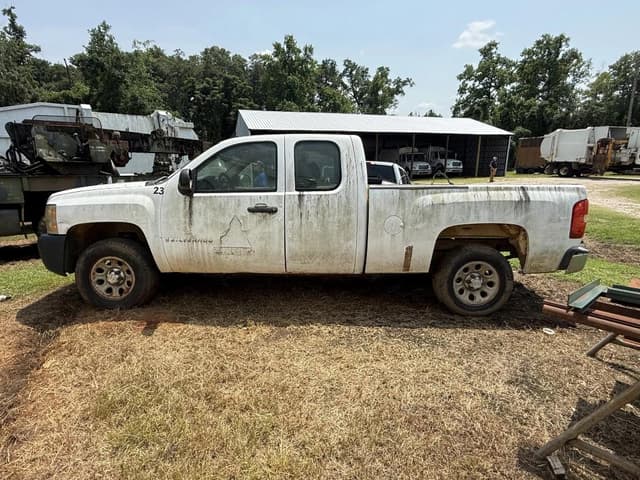 Image of Chevrolet Silverado equipment image 1