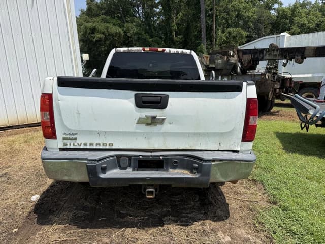 Image of Chevrolet Silverado equipment image 3