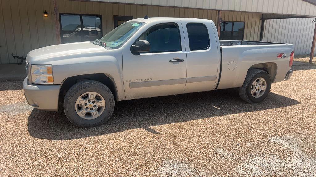 Image of Chevrolet Silverado Primary image
