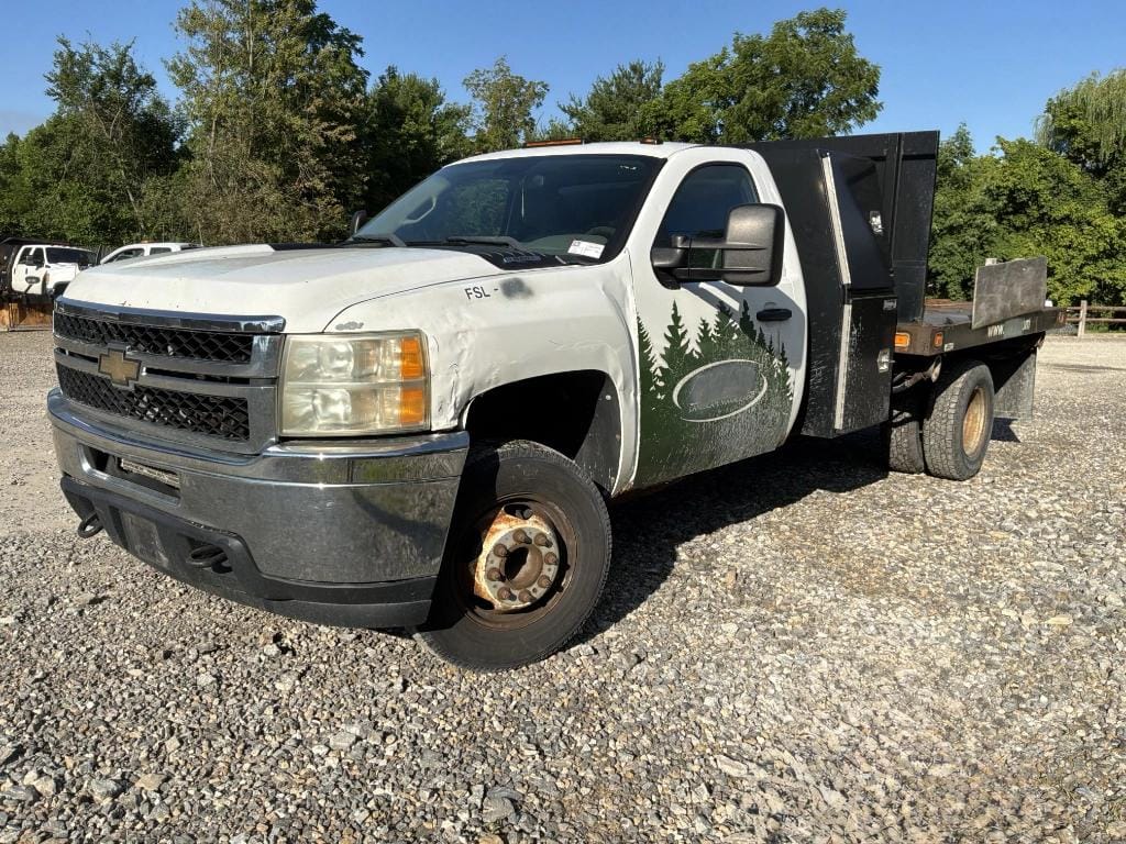 2008 Chevrolet Silverado Equipment Image0
