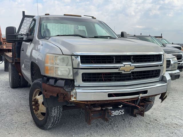 Image of Chevrolet 3500HD equipment image 2