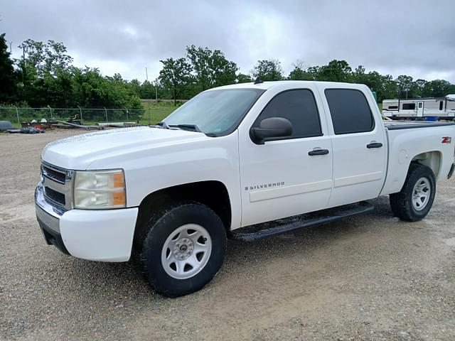 Image of Chevrolet Silverado equipment image 1