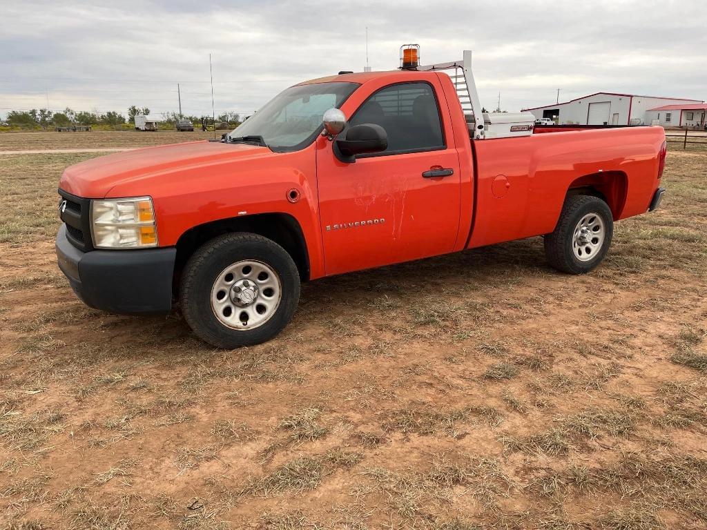 Image of Chevrolet Silverado Primary image