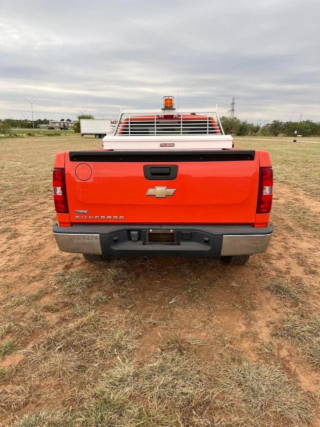 Image of Chevrolet Silverado equipment image 2