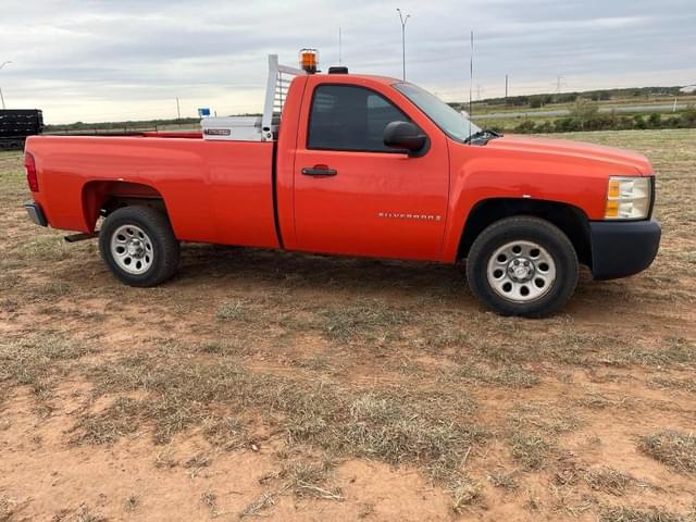 Image of Chevrolet Silverado equipment image 1