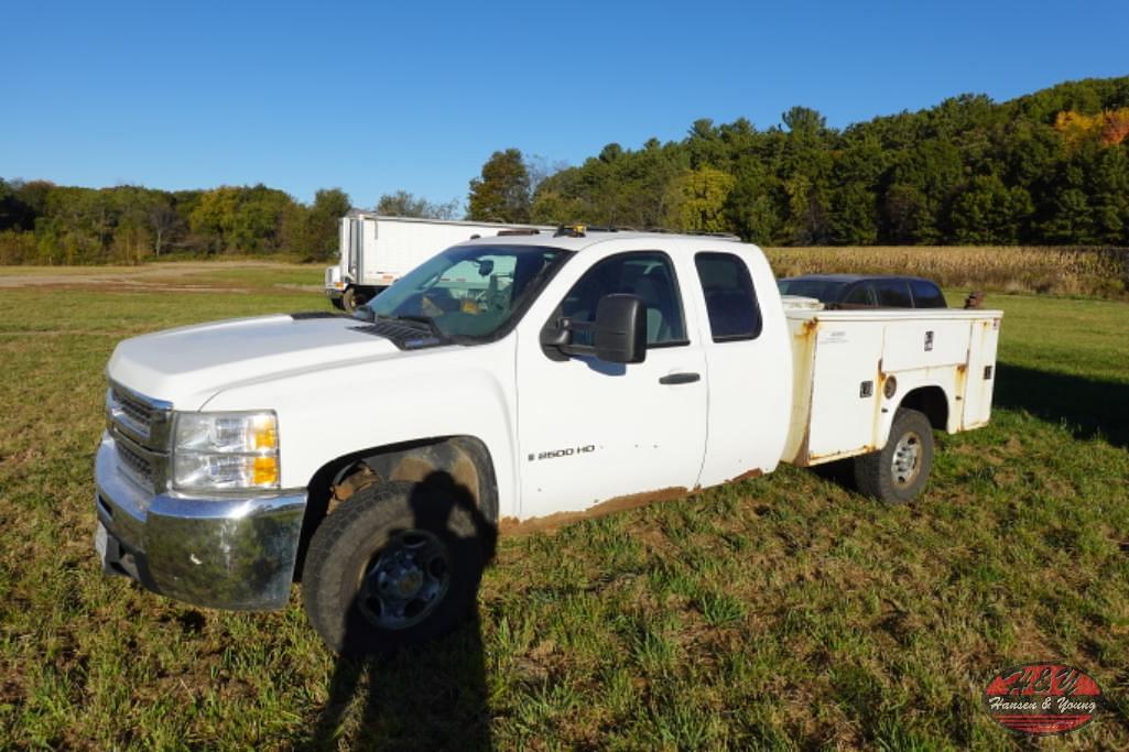 Image of Chevrolet Silverado Primary image