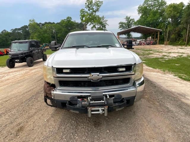 Image of Chevrolet Silverado equipment image 2
