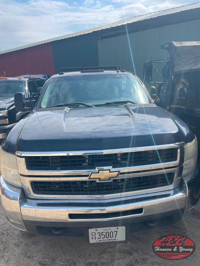Image of Chevrolet Silverado equipment image 3