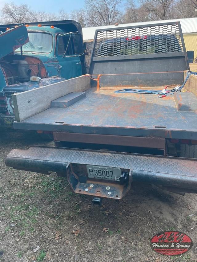 Image of Chevrolet Silverado equipment image 1