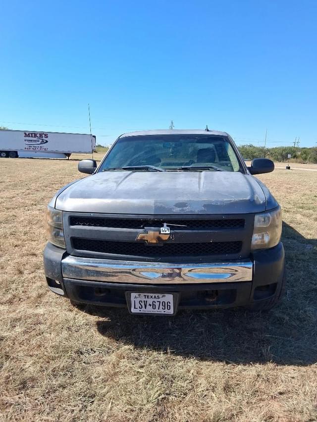 Image of Chevrolet Silverado equipment image 1