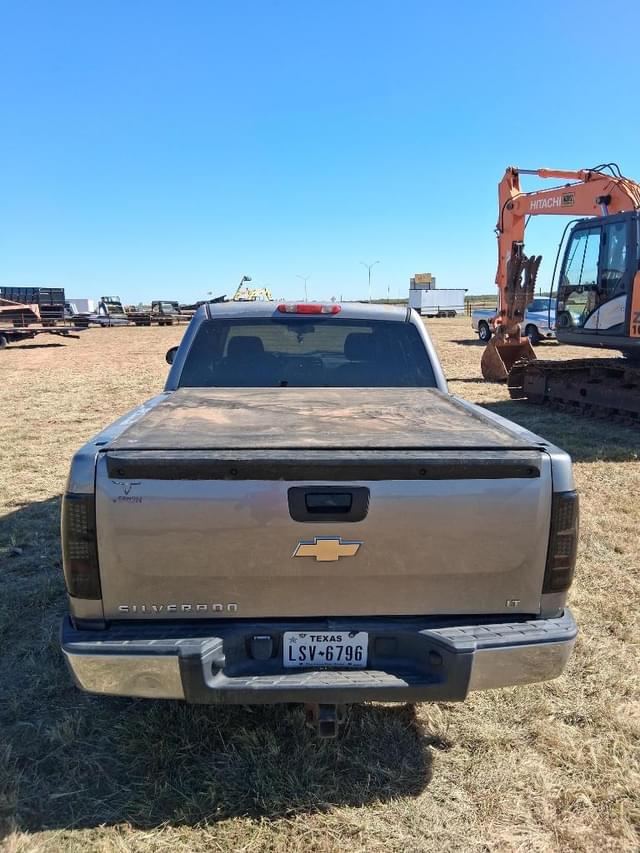 Image of Chevrolet Silverado equipment image 4