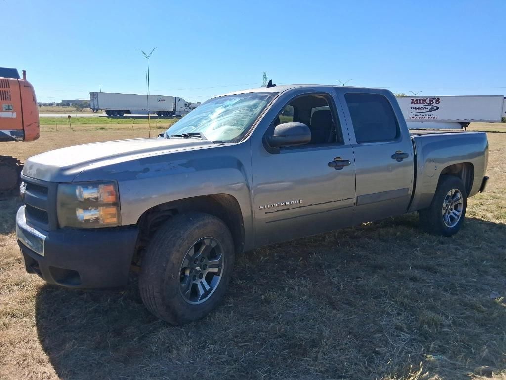 2008 Chevrolet Silverado Equipment Image0