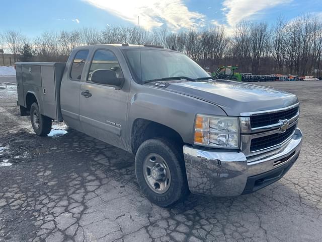 Image of Chevrolet 2500 equipment image 1