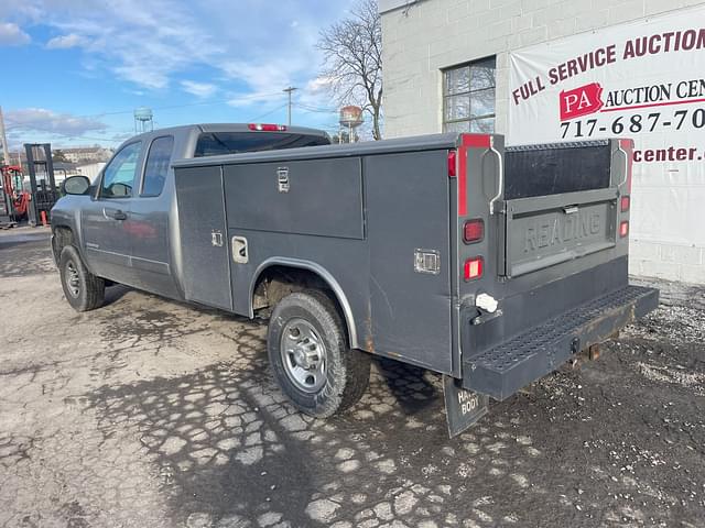 Image of Chevrolet 2500 equipment image 3