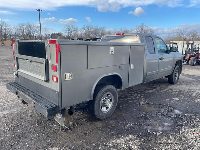 Image of Chevrolet 2500 equipment image 2