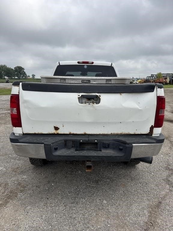 Image of Chevrolet 2500 equipment image 3