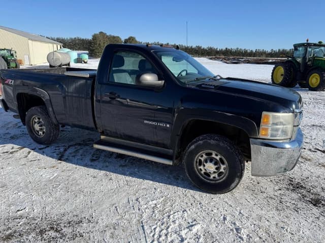 Image of Chevrolet 2500HD equipment image 1